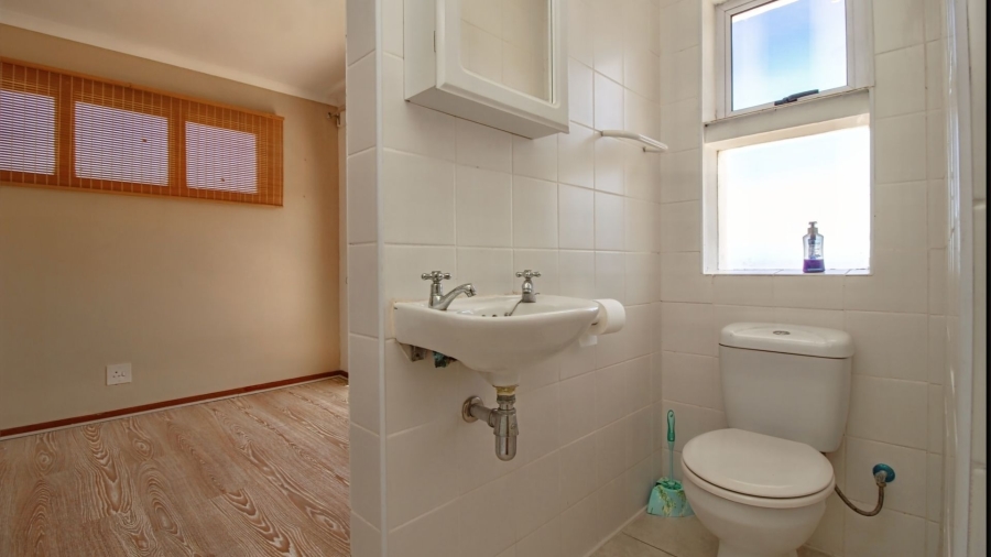 To Let 5 Bedroom Property for Rent in Vermont Western Cape